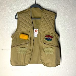 Excellent condition vintage Columbia Outdoor / Fishing utility vest. Size M.